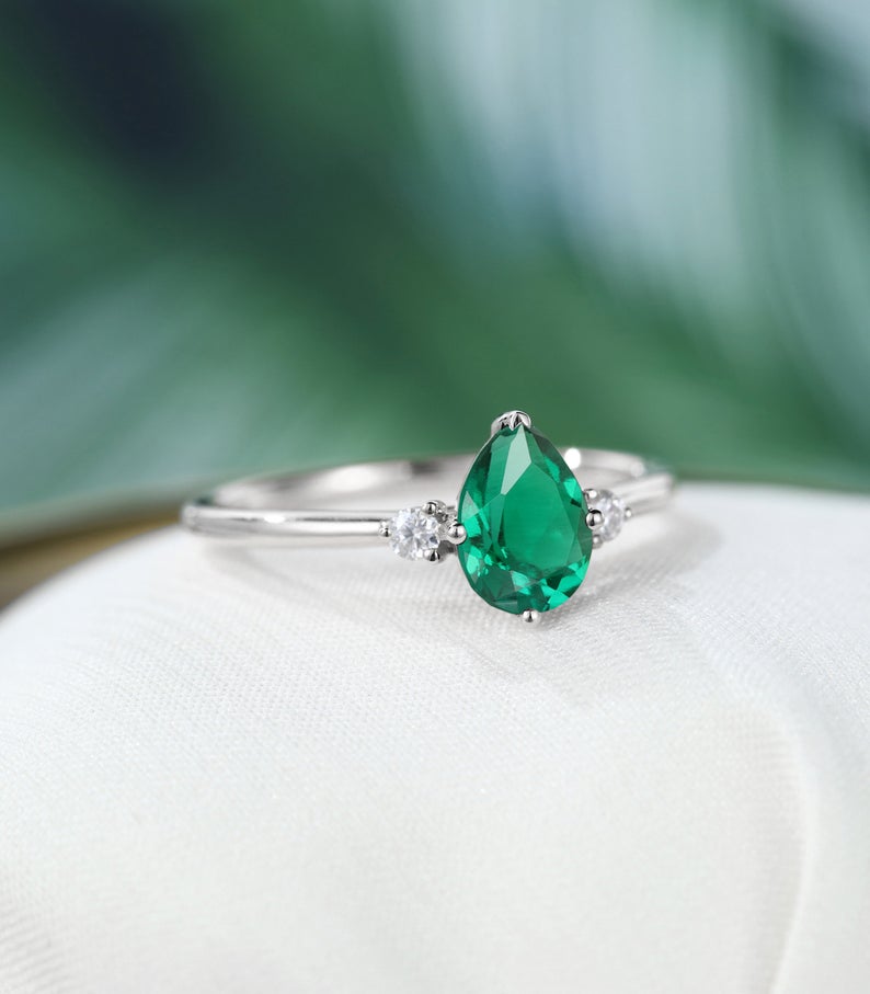 1.20 Ct Pear Cut Green Emerald 925 Sterling Silver Three-Stone Promise Gift Ring