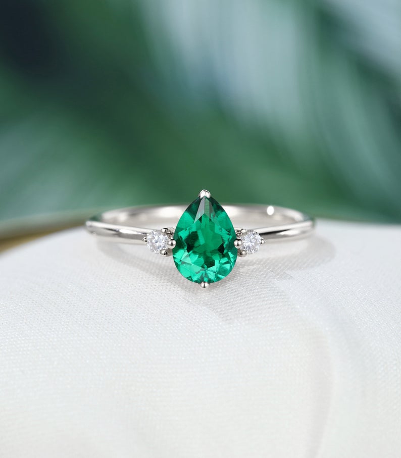 1.20 Ct Pear Cut Green Emerald 925 Sterling Silver Three-Stone Promise Gift Ring