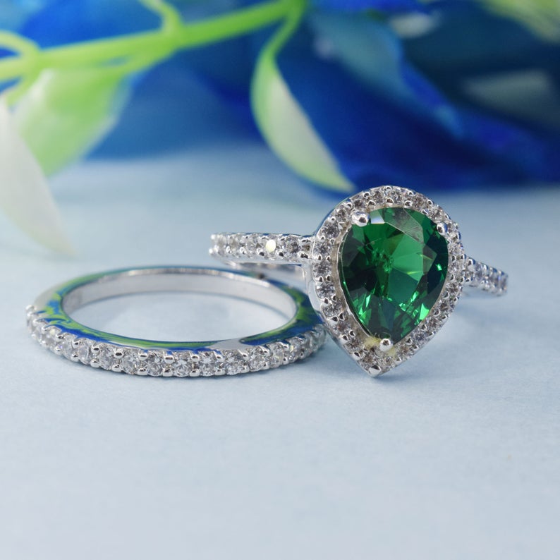 2 CT Pear Cut Green Emerald Diamond 925 Sterling Silver Halo Womens Bridal Set Gift Ring