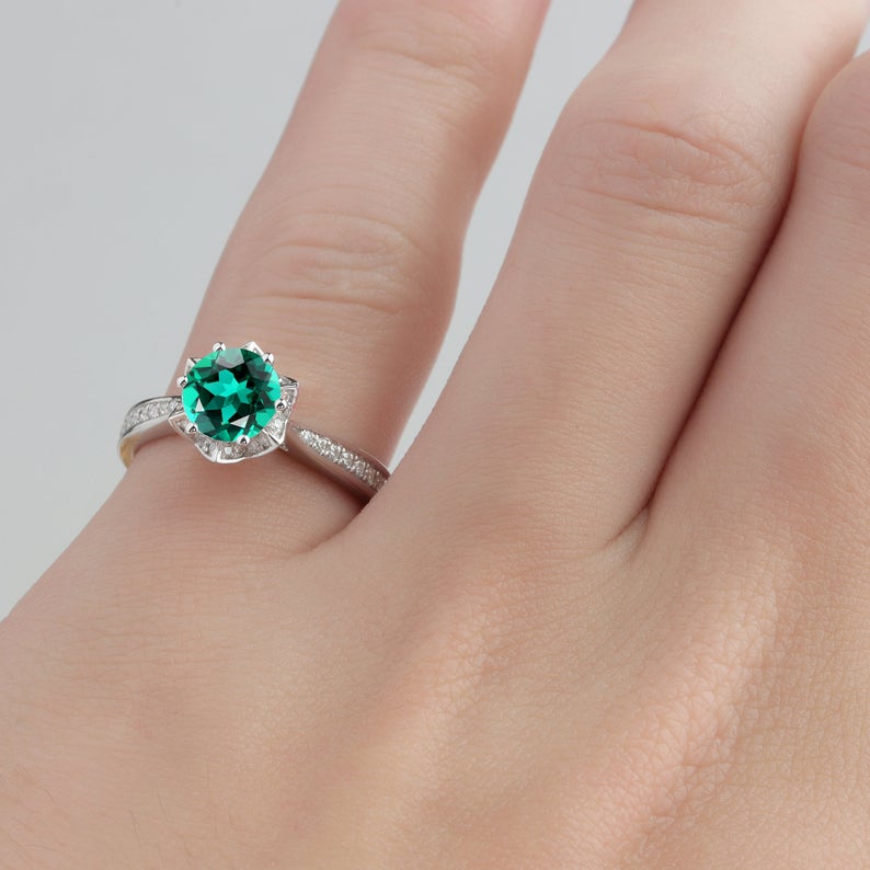 1.50 Ct Round Cut Green Emerald Solitaire W/Accents Floral Ring In 925 Sterling Silver