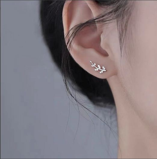 0.25 Ct Round Cut Diamond 925 Sterling Silver Tiny Leaves Clamp Stud Earrings