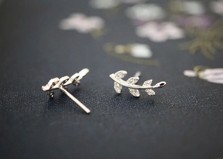 0.25 Ct Round Cut Diamond 925 Sterling Silver Tiny Leaves Clamp Stud Earrings