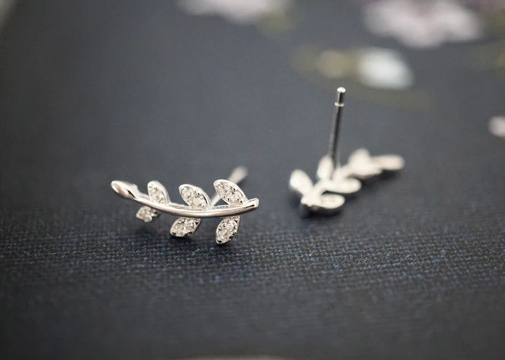 0.25 Ct Round Cut Diamond 925 Sterling Silver Tiny Leaves Clamp Stud Earrings