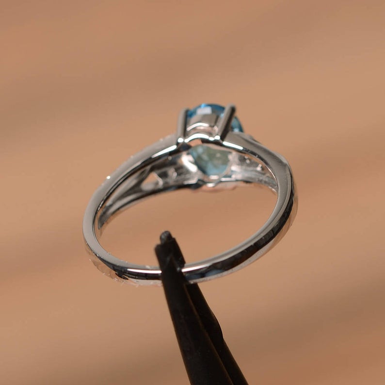 1 CT Oval Cut Blue Topaz Diamond 925 Sterling Silver Solitaire With Accents Ring