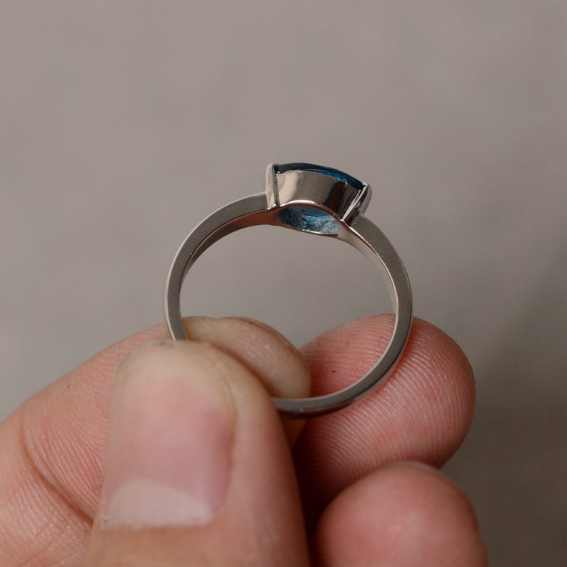 1.00 Ct Oval Cut London Blue Topaz Solitaire December Birthstone Ring In 925 Sterling Silver