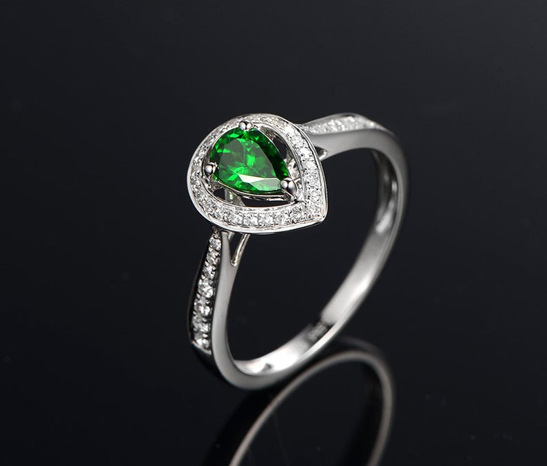 1.75 Ct Pear Cut Green Emerald Halo Anniversary Gift Ring In 925 Sterling Silver