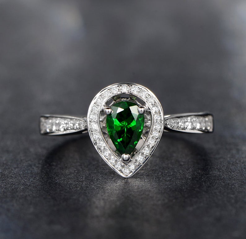 1.75 Ct Pear Cut Green Emerald Halo Anniversary Gift Ring In 925 Sterling Silver