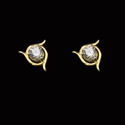 18K Gold Glistening Single Stone Diamond Stud Earrings