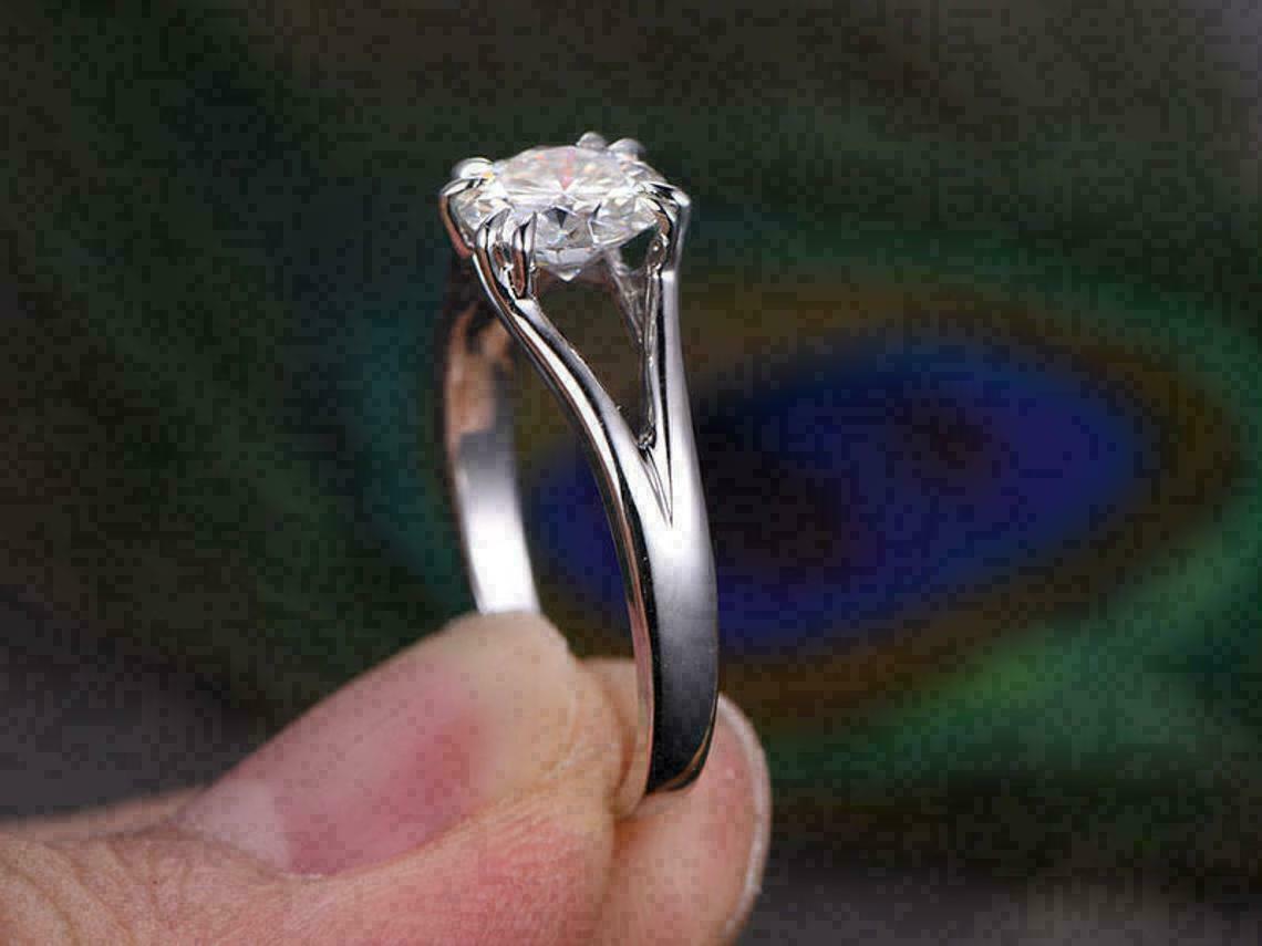 925 Sterling Silver 0.75 Round Cut Diamond Solitaire Anniversary Ring