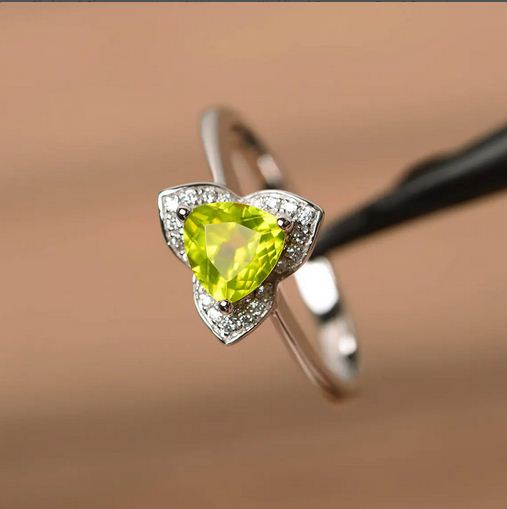 1.50 Ct Trillion Cut Green Peridot 925 Sterling Silver Floral Anniversary Gift Ring