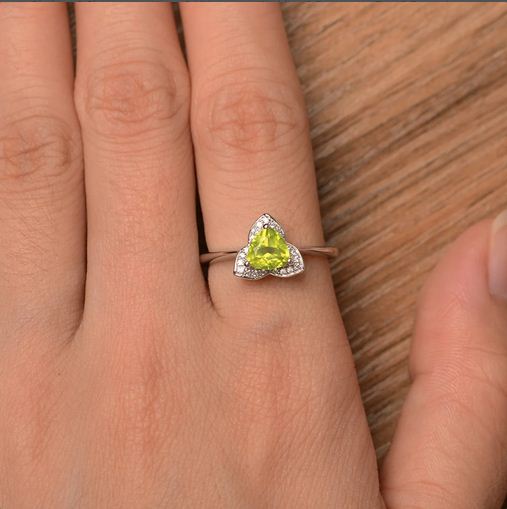 1.50 Ct Trillion Cut Green Peridot 925 Sterling Silver Floral Anniversary Gift Ring